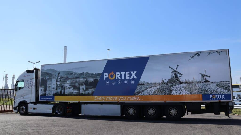 Vrachtwagen van Portex Logistics